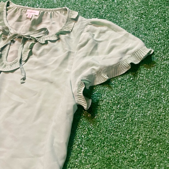 Max Studio Light Green Ruffle Blouse - Picture 4 of 5